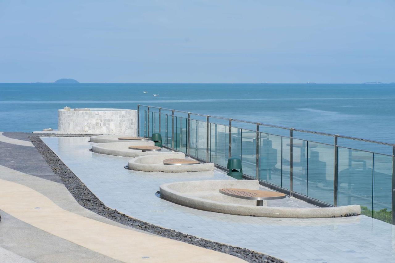 Bayphere Hotel Pattaya Jc Na Chom Thian Esterno foto The viewing platform