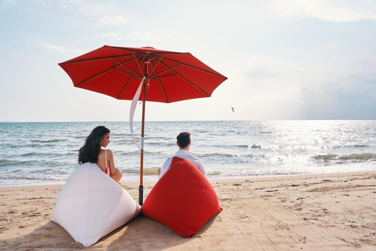 Bayphere Hotel Pattaya Jc Na Chom Thian Esterno foto Beach umbrella