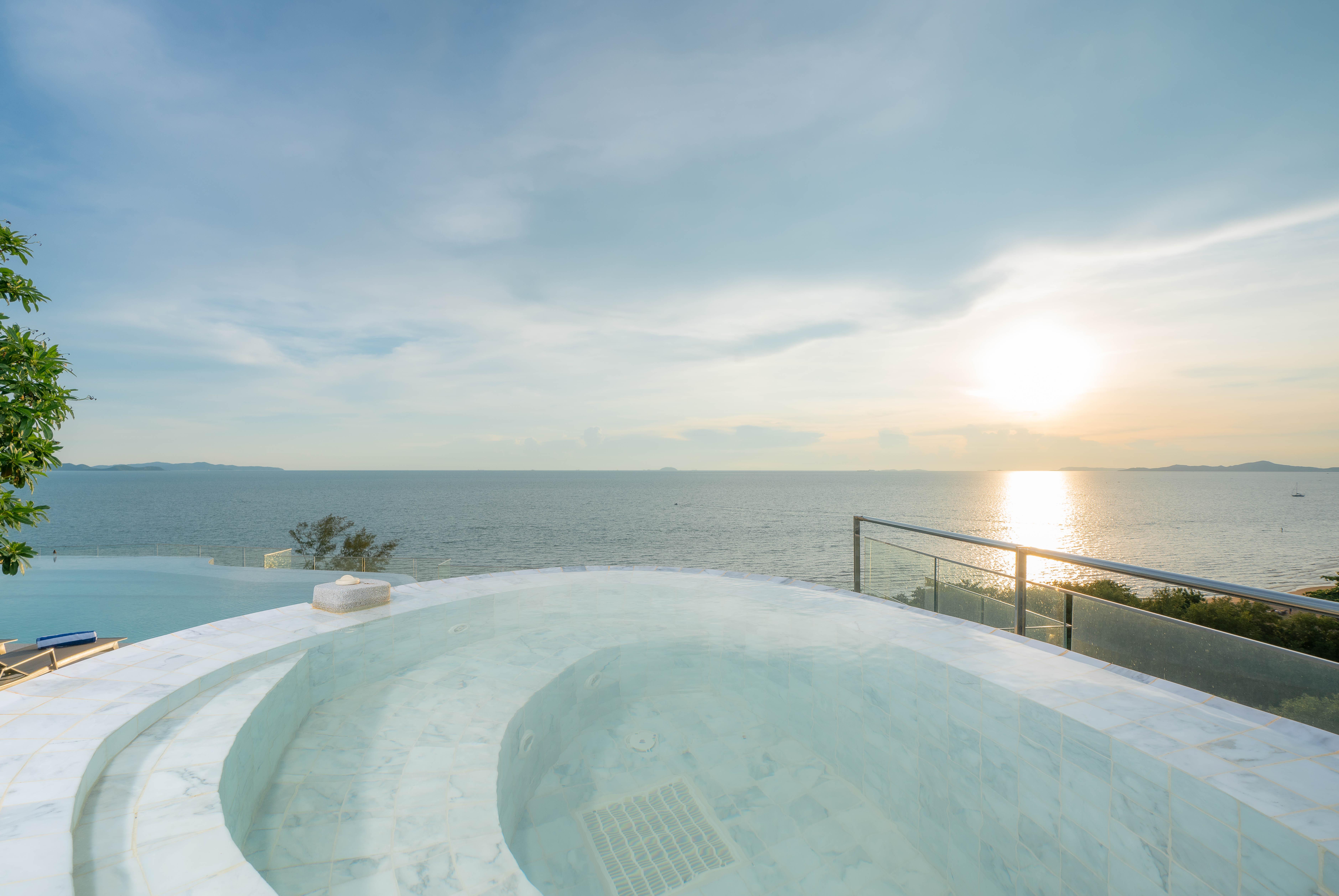 Bayphere Hotel Pattaya Jc Na Chom Thian Esterno foto View from the rooftop