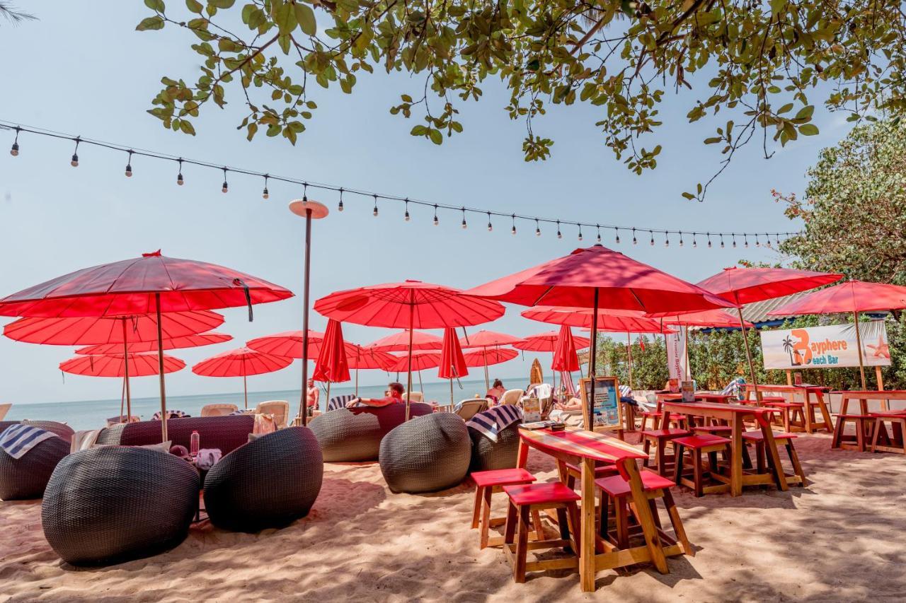 Bayphere Hotel Pattaya Jc Na Chom Thian Esterno foto Beach bar in Pattaya, Thailand