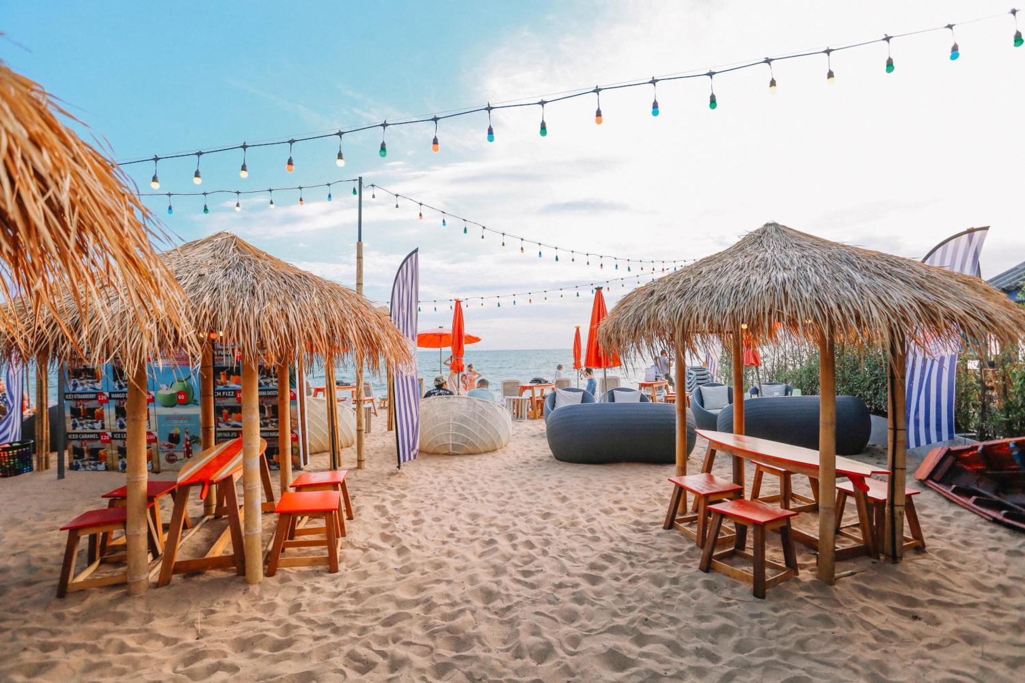 Bayphere Hotel Pattaya Jc Na Chom Thian Esterno foto Beach bar in Varvarovski, Ohrid